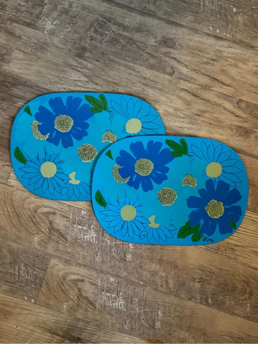 Set of 2 Retro Vintage Vera Neumann Vinyl Poly Floral Printed Oval Placemats,
